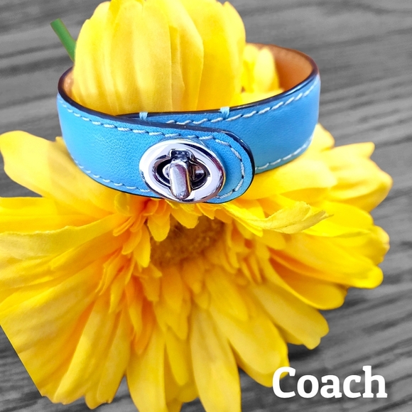 Coach Leather Turnlock Bracelet